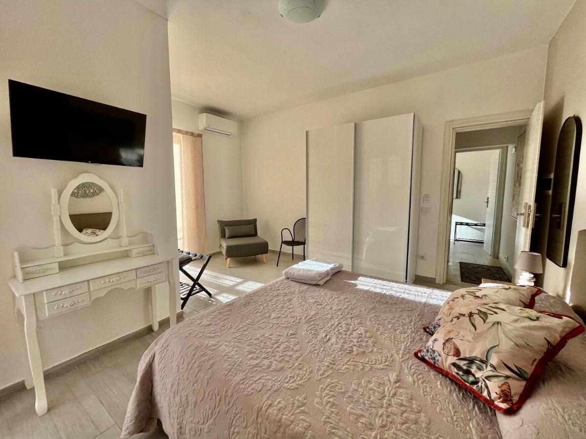 La Dependance Aparthotel Scilla Bagian luar foto